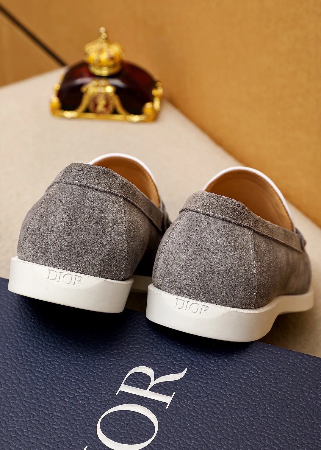 Men's shoes 💰460 💐 Product trademark: Dior "Dior" casual leather shoes Regular size: 38-44 (45.46.47🉑️Customized) Product materials: Selected Italian imported first-layer calfskin upper, imported water-dyed 🐂 cowhide lining. Strong three-dimensional visual effect, rubber outsole Color: 3⃣️colors available